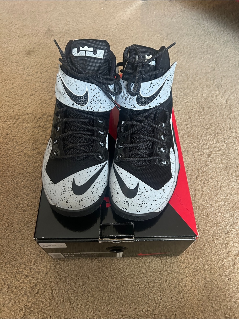 Nike High-Top Basketball Sneakers in Black and Light Grey Speckle